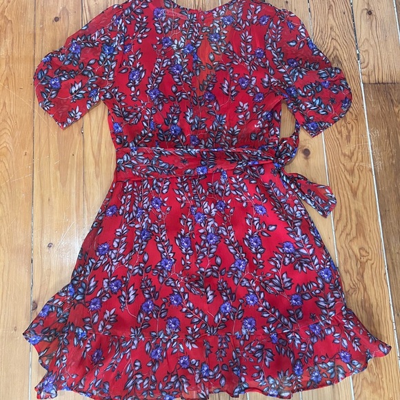 Red, floral dress with wrap front.🌺🌹 - Picture 2 of 5